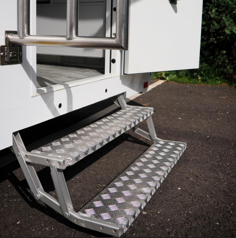 Mobile Treatment Centre - Access Steps